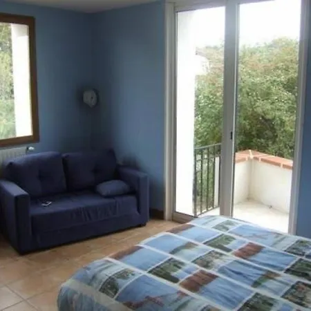 Prázdninový dům House Bellegarde Marsal - 6 Pers, 200 M2, 4/3 *