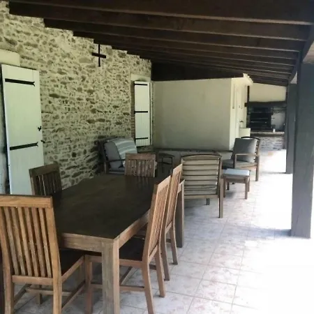 House Bellegarde Marsal - 6 Pers, 200 M2, 4/3